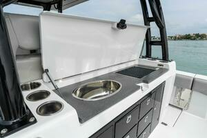 2022 Barker Boatworks 40 High Performance Cat thumbnail 9