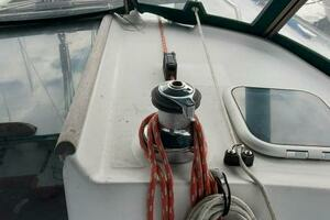 2000 Beneteau 361 thumbnail 26