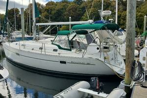 2000 Beneteau 361 thumbnail 3