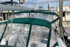 2000 Beneteau 361 thumbnail 15