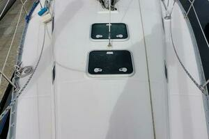 2000 Beneteau 361 thumbnail 13