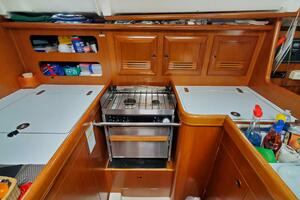 2000 Beneteau 361 thumbnail 32