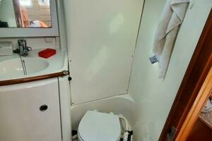 2000 Beneteau 361 thumbnail 46