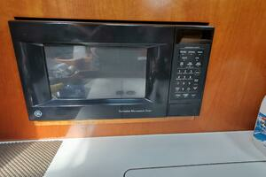 2000 Beneteau 361 thumbnail 38