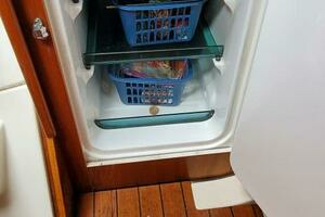 2000 Beneteau 361 thumbnail 36