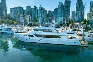 1992 Crescent Custom Yachts Custom thumbnail 30