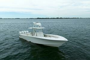  2017 SeaVee 390Z Center Console Yacht For Sale in Sarasota FL