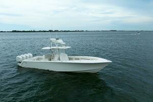 2017 SeaVee 390Z Center Console Yacht For Sale in Sarasota FL