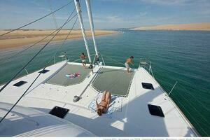 2015 Lagoon 620 thumbnail 3