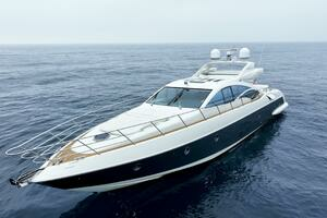 2011 Azimut 68S thumbnail 32