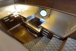 2011 Azimut 68S thumbnail 24