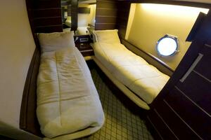 2011 Azimut 68S thumbnail 18