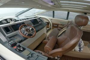 2011 Azimut 68S thumbnail 2