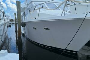 1988 Viking Motor Yacht thumbnail 33
