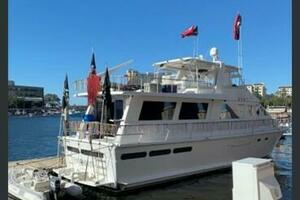 1988 Viking Motor Yacht thumbnail 4