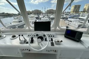 1988 Viking Motor Yacht thumbnail 85