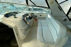 1996 Sea Ray 330DA thumbnail 11