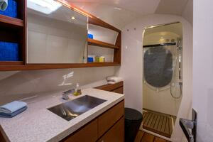 2015 Gunboat 60 thumbnail 23