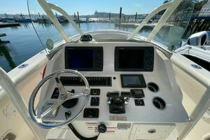 2011 Pursuit 280 CC thumbnail 32