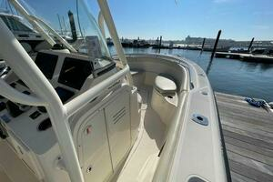 2011 Pursuit 280 CC thumbnail 20