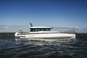  2024 Axopar 37XC CROSS CABIN Yacht For Sale in Palm Beach FL