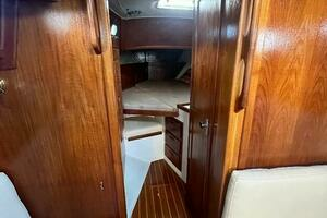 1986 Pacific Seacraft 37 thumbnail 9