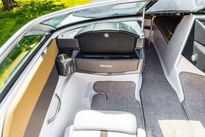 18ft Four Winns Yacht For Sale