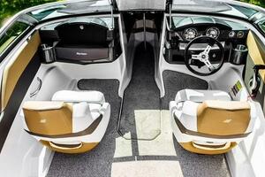 18ft Four Winns Yacht For Sale