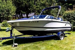 18ft Four Winns Yacht For Sale