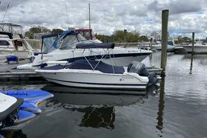 18ft Four Winns Yacht For Sale