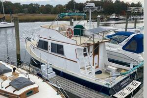 1984 Duffy Flybridge Cruiser thumbnail 2