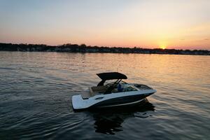 Photo 3977937 for 2018 Sea Ray 250 SDX  