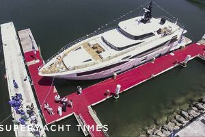 2019 Gulf Craft Majesty 100 thumbnail 2