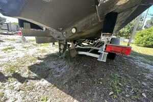 SeaVee 32 Cuddy Diesel-Bottom