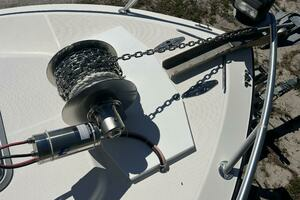 SeaVee 32 Cuddy Diesel-Windlass