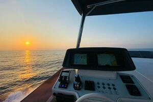 2020 Ferretti Yachts 670 thumbnail 14