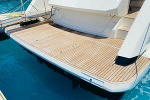 2020 Ferretti Yachts 670 thumbnail 19