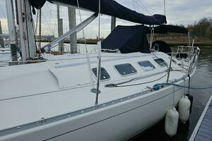 1990 Beneteau First 41 S5 thumbnail 13