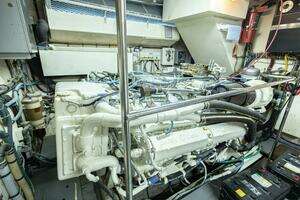 1989 Hatteras Cockpit Motor Yacht thumbnail 49