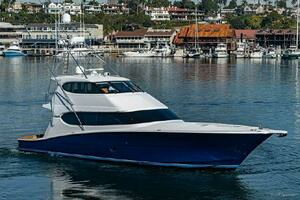 2008 Hatteras 77 Enclosed Bridge thumbnail 1