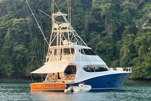 2008 Hatteras 77 Enclosed Bridge thumbnail 6