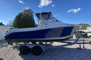 Photo 3995341 for 2005 Seaswirl Striper 2101 Dual Console OB  