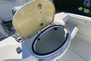 Photo 3995333 for 2005 Seaswirl Striper 2101 Dual Console OB  