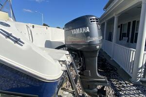 Photo 3995367 for 2005 Seaswirl Striper 2101 Dual Console OB  