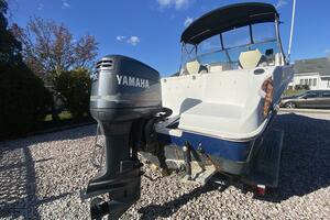 Photo 3995336 for 2005 Seaswirl Striper 2101 Dual Console OB  