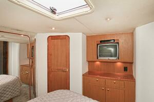 2001 Ocean Yachts 52 Super Sport thumbnail 42