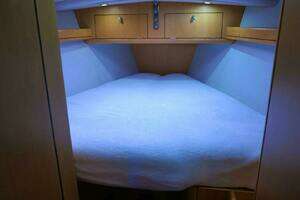 2008 Oyster Yachts thumbnail 38