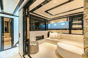 2013 Overmarine Mangusta 108 thumbnail 19