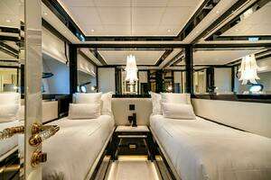 2013 Overmarine Mangusta 108 thumbnail 28