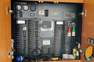 2004 Meridian 411 Sedan Bridge thumbnail 52